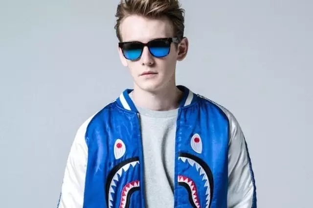 A Bathing Ape ��ؿ���˵��һ���ﳱ��ȫ��׼����