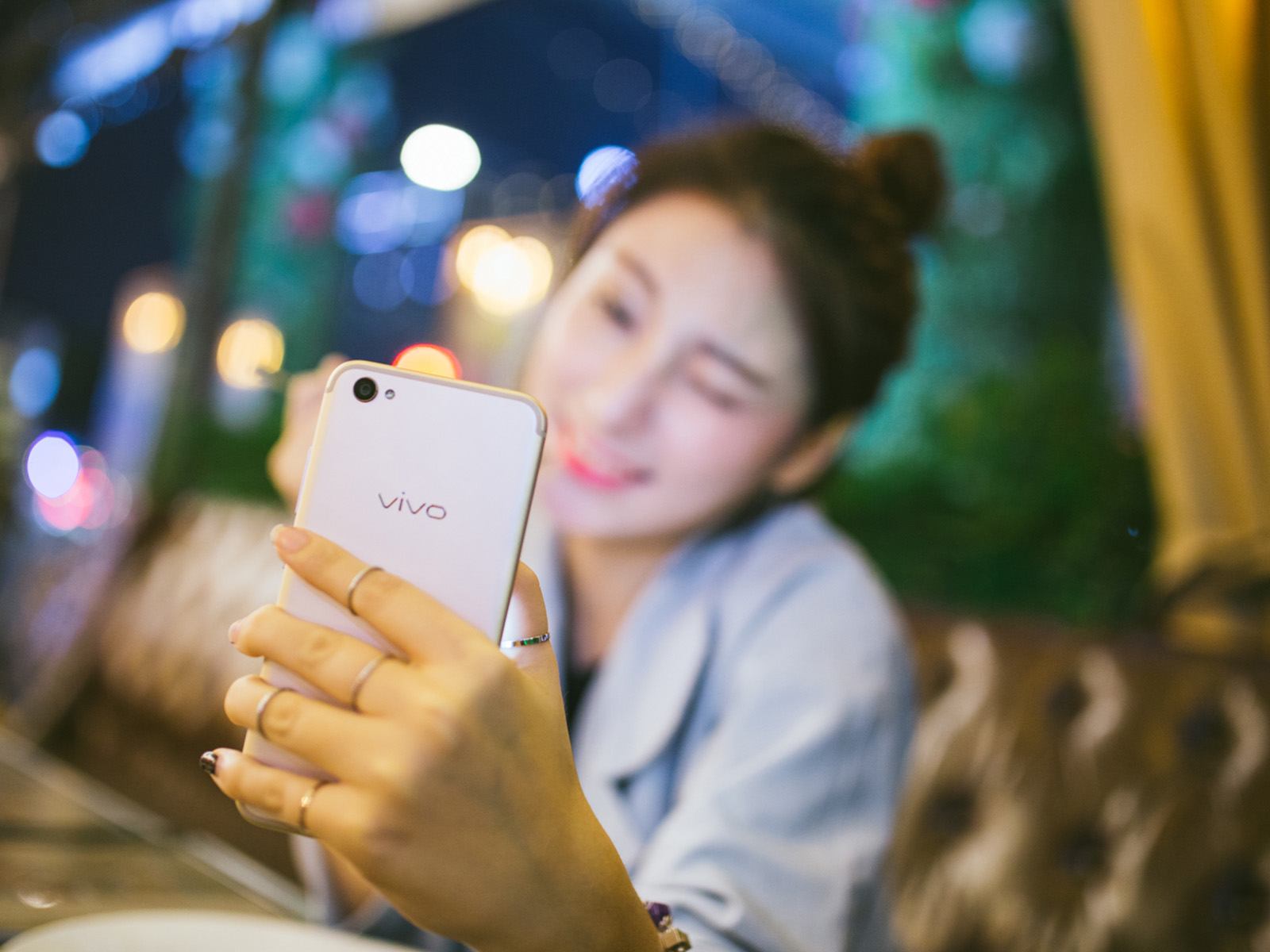2016�����������콢vivo X9�ֻ� �����¸߶ȣ�