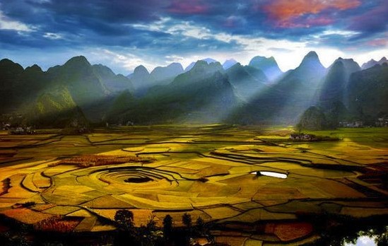 贵州万峰林:美如画卷的万峰林景色