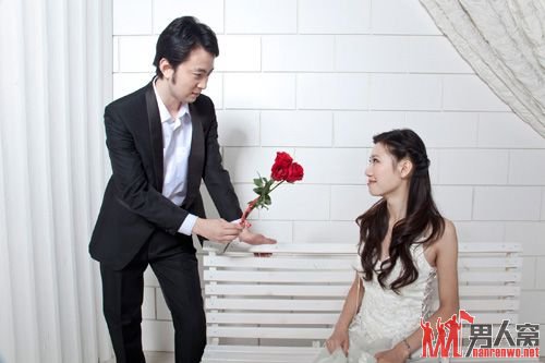<em>女人</em>必须知道的男人哪些时刻<em>最想结婚</em>_男人窝