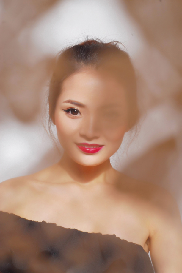 ��������Ů����Ella