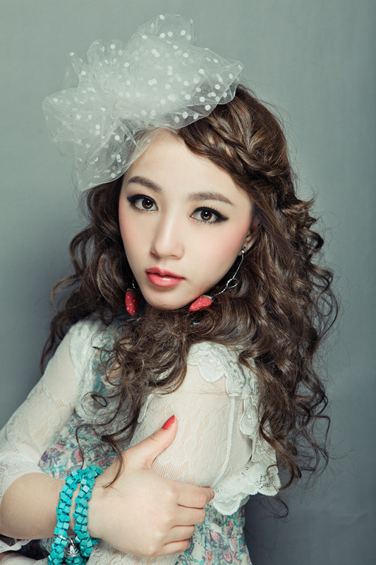���쵤 ���е�������Ů