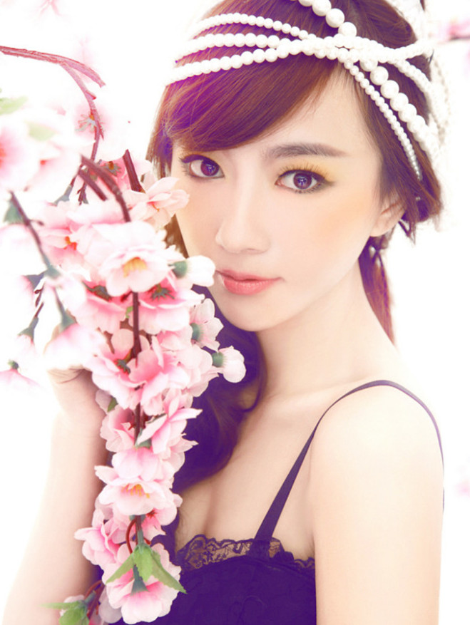 ���쵤 ���е�������Ů