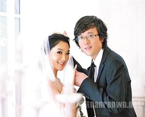 凤凰传奇玲花个人资料玲花的老公是谁玲花产女玲花女儿照片