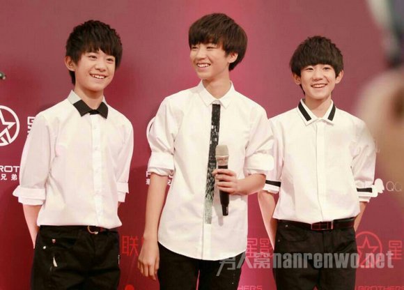 tfboys成员被曝住群租房 与夜总会为邻上学一小时