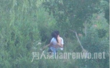 12岁<em>女生</em>上学路上被拉入果园强奸<em>出血</em> 青年嫌