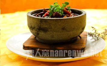 砂锅炖狗肉 砂锅炖狗肉