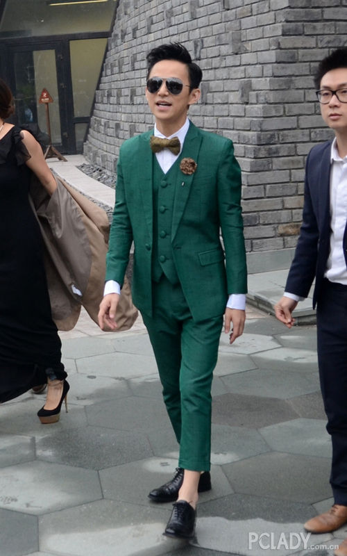 何炅西服造型
