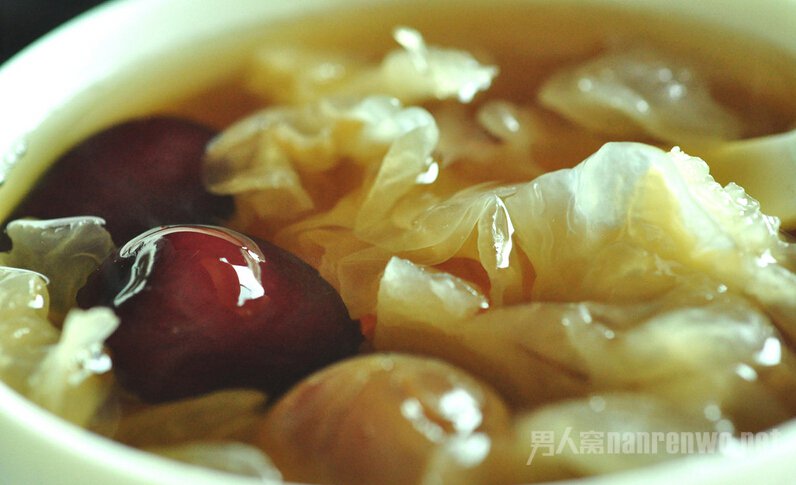 莲子银耳汤 莲子银耳汤
