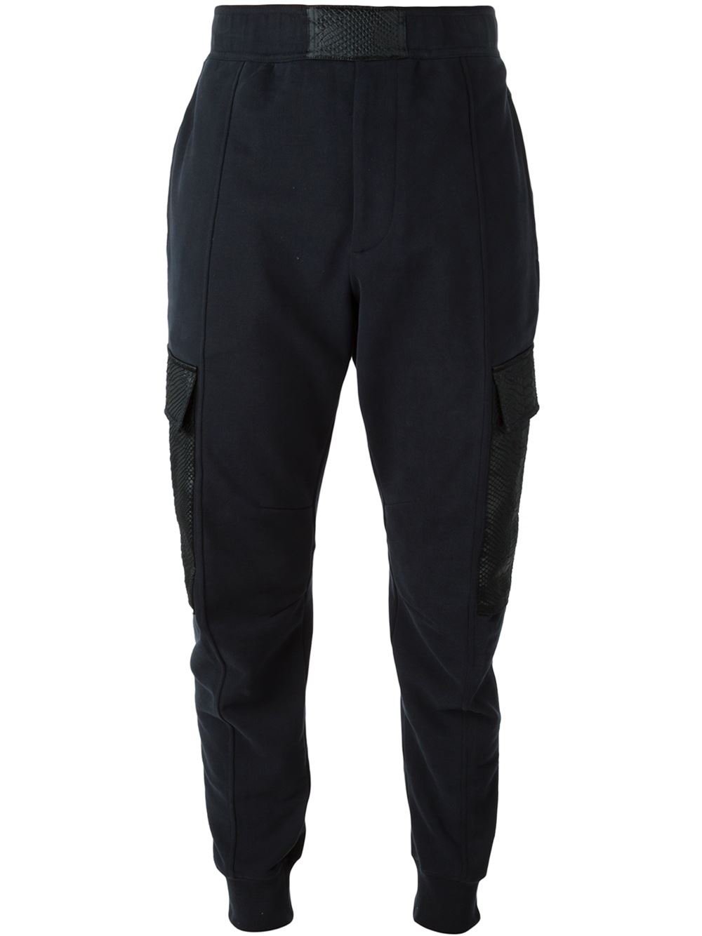 　Alexander Mcqueen约合￥6176