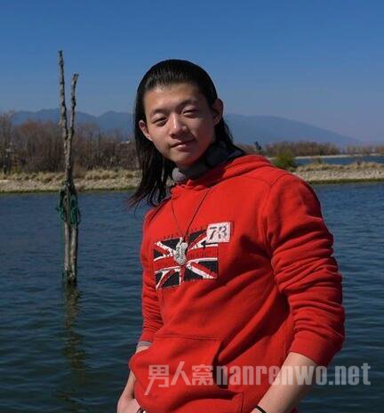 霍尊火风是一对父子霍尊从小父母就离异