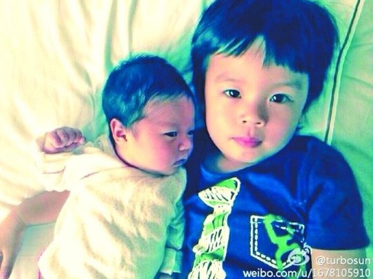 ��ٳ��̥Ů����Ƭ�ع�