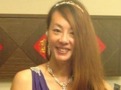 “法拉利姐”欲整容赚大钱