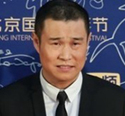 小沈阳在红地毯上神情呆滞