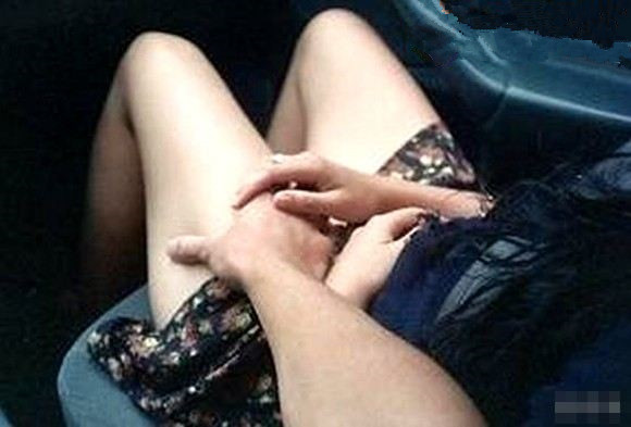 ���⳵˾������Ů������ŭ�� Ů��Ա���ȶ��������������