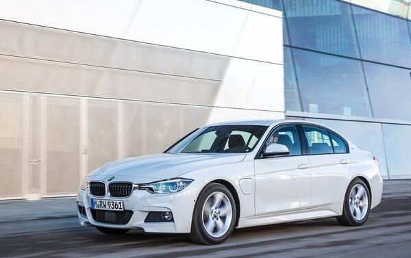 ȫ�¶���Ʒ�� ����330e iPerformance�𺳷���
