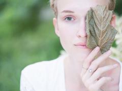 ˾Loxia 85mm f/2.4