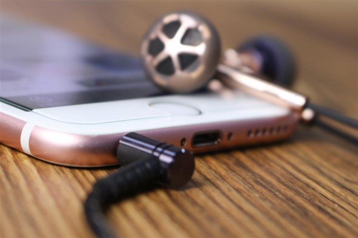 ƽͷ��Ҳ�ܴ����ʸк����� 1MORE˫��Ԫ������������