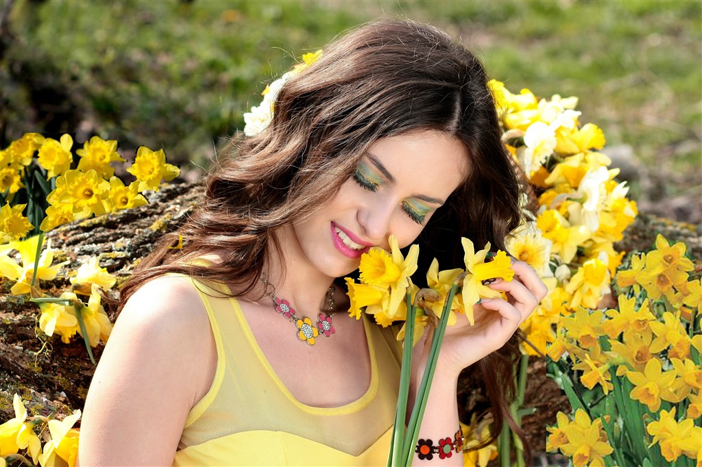 ���ļ��ɼ������� ��Ů����������Ϣ