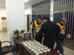 ���н���Ϊ����������Բ