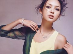 张梓琳妈妈味十足浅笑迷人