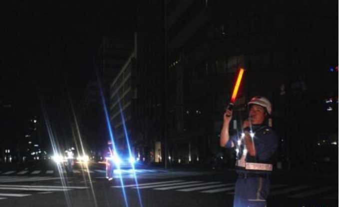 ��������ͣ�� �ڵ����а�����ҹ