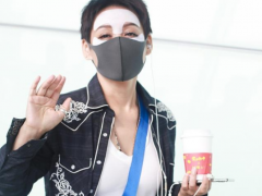 宁静机场敷面膜网友害怕!