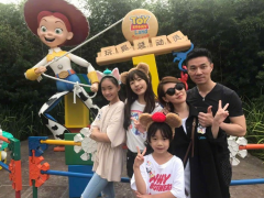 ����������СS