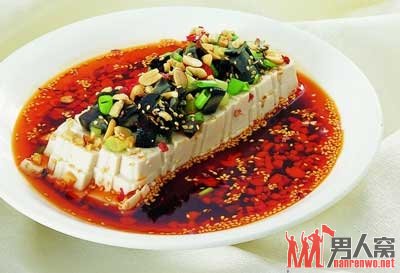 　　3、小葱皮蛋拌豆腐(豆腐+小葱)：