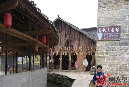 凤凰旅游景点：勾良苗寨