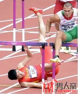 外媒称刘翔起跑反常 跟腱断裂很突然