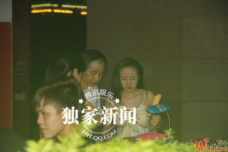 邓建国干露露“偷情”被拍