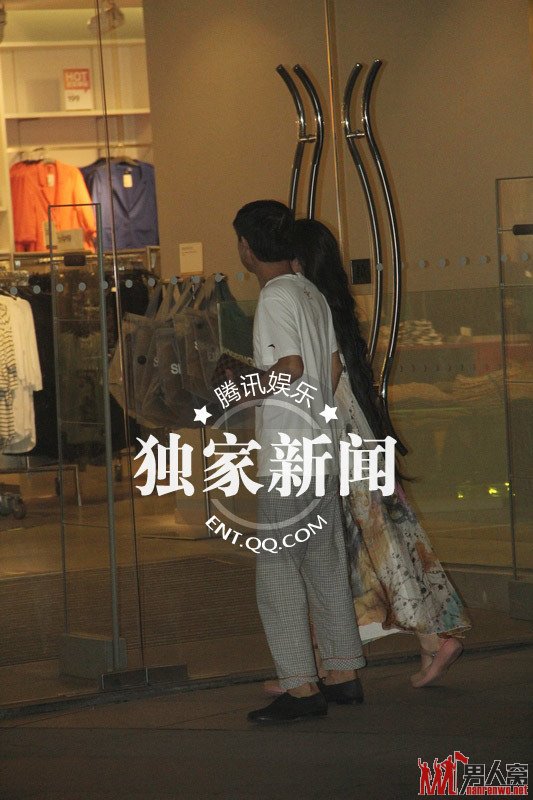 邓建国干露露“偷情”被拍
