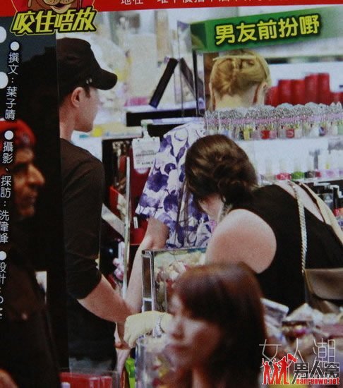 港媒曝杨幂低俗表现 挑逗刘恺威