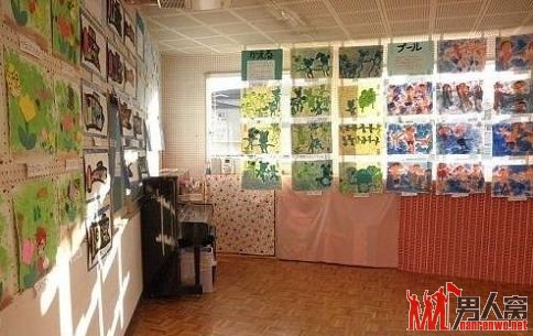 简朴的幼儿园
