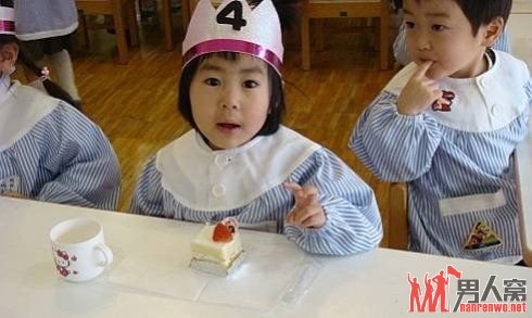 脱穿衣服锻炼独立生活能力