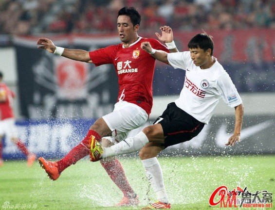 足协杯:恒大6分钟伤2将 恒大1-0辽宁
