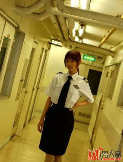 日本女兵私下卖春曝光