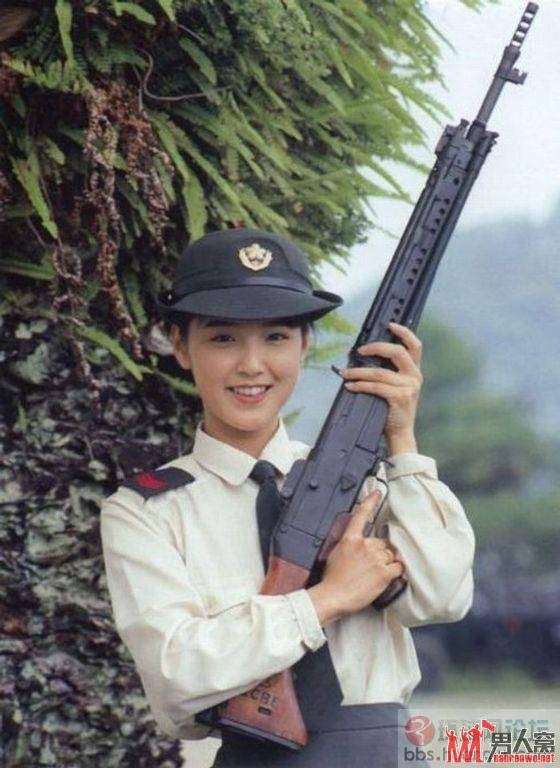日本女兵私下卖春曝光