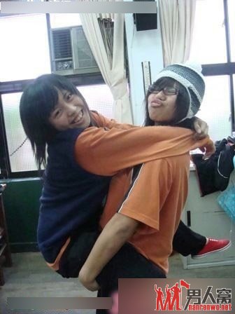 读书读傻的女学生 咱们惹不起！