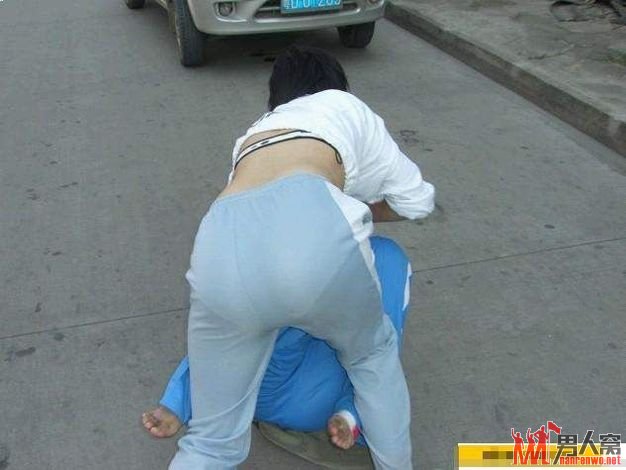 读书读傻的女学生 咱们惹不起！