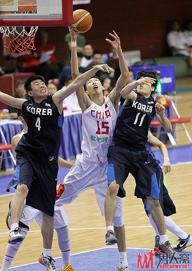 亚青赛:最后绝杀大逆转 国青93-91韩国夺冠