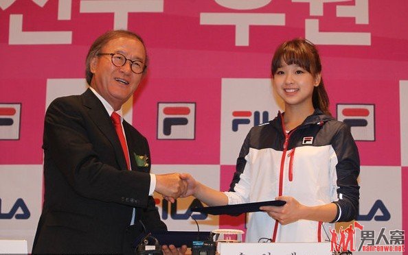 韩国艺体萝莉孙妍疯狂吸金 四处代言广告