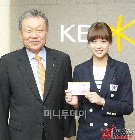 韩国艺体萝莉孙妍疯狂吸金 四处代言广告