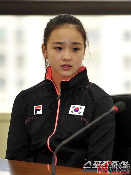 韩国艺体萝莉孙妍疯狂吸金 四处代言广告