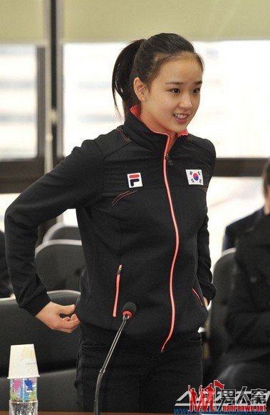 韩国艺体萝莉孙妍疯狂吸金 四处代言广告
