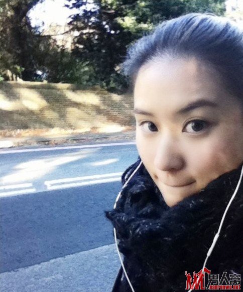 赌王最美女儿何超莲令人惊艳