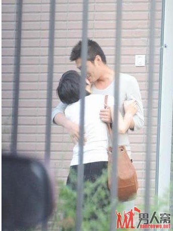 无敌美女街头大奋战 挑战视觉底线