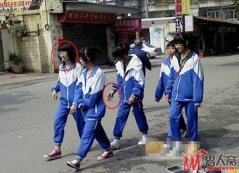 无敌美女街头大奋战 挑战视觉底线