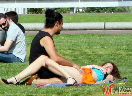 无敌美女街头大奋战 挑战视觉底线